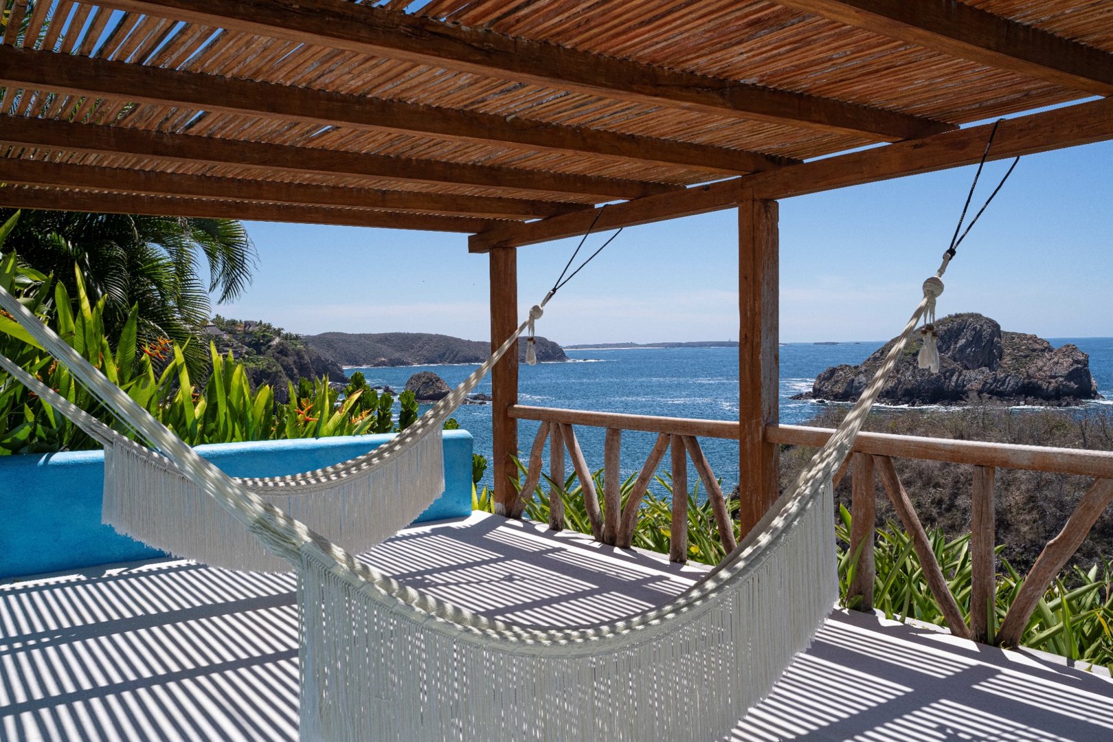hammock-deck-ocean-view-luxury-villa.jpg
