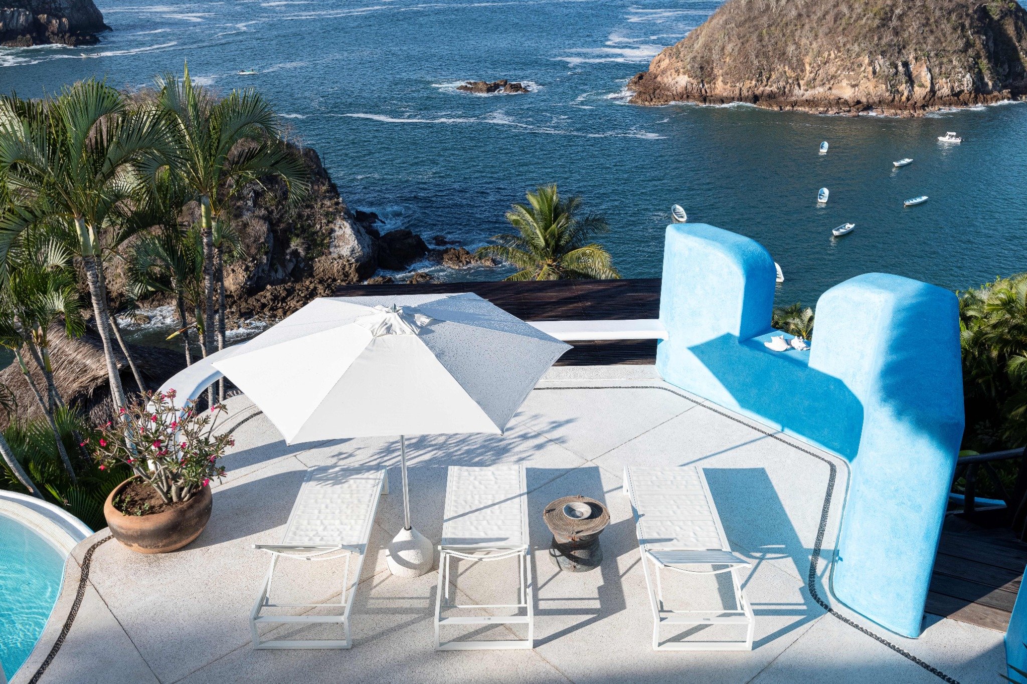 luxury-villa-careyes-sundeck-lounges.jpg